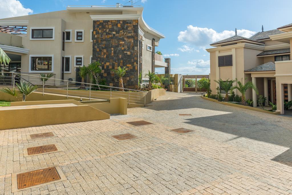 Villasun Luxury Apartments & Villas Flic en Flac Bagian luar foto