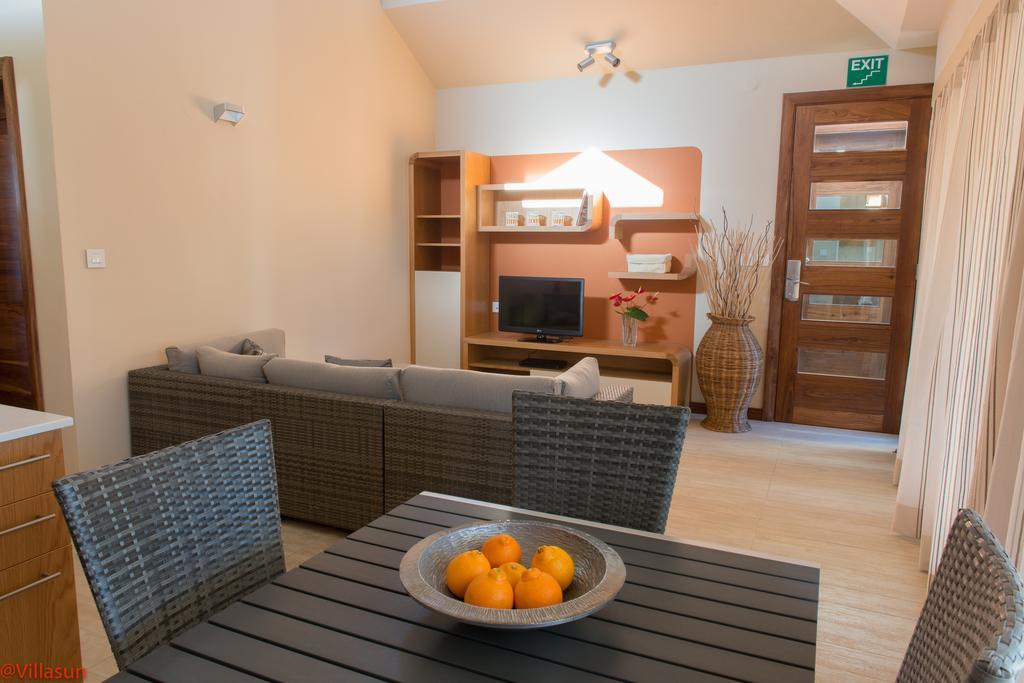 Villasun Luxury Apartments & Villas Flic en Flac Bagian luar foto